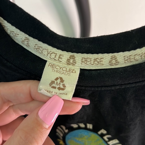 Love Our Planet Crop Top - Picture 5 of 6